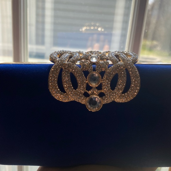 Velvet Diamond Clutch - Picture 4 of 8